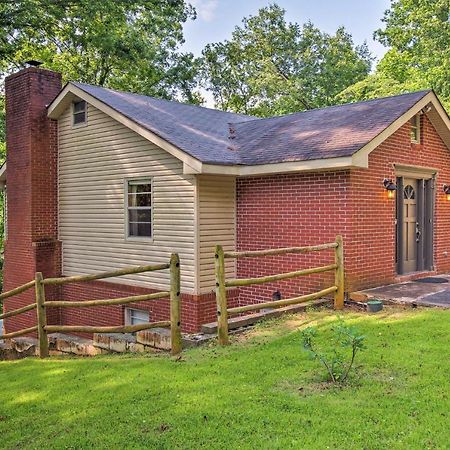 Spacious Georgia Getaway With Dock On Lake Lanier! Gainesville Exteriér fotografie