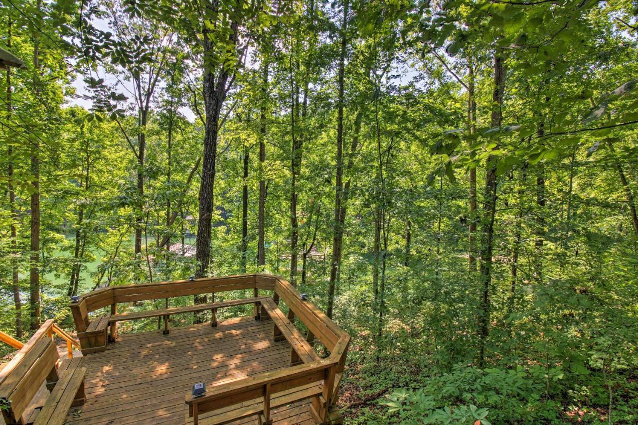 Spacious Georgia Getaway With Dock On Lake Lanier! Gainesville Exteriér fotografie